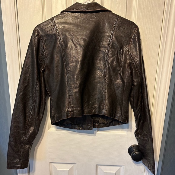 New Look Brown Vegan Leather Jacket Cropped - Picture 2 of 8